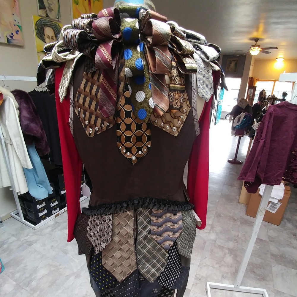 Custom women's Renaissance vest. Handmade - Picture 5 of 5